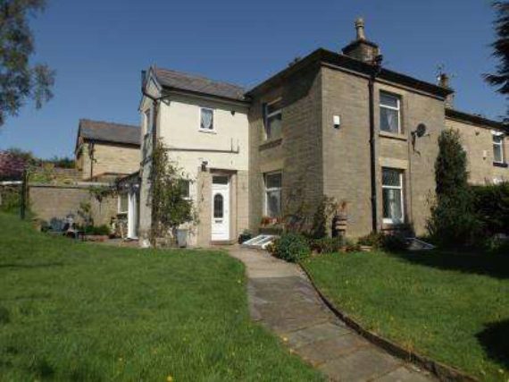 3 Bedroom End of Ter...